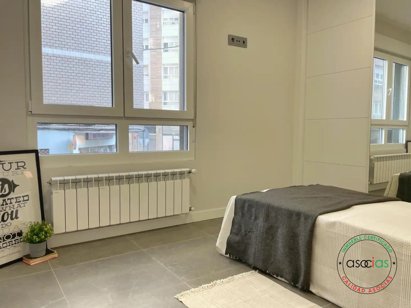 Dormitori de Pis en venda en Gijón  amb Calefacció