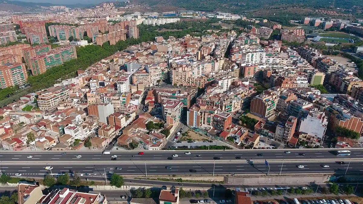 Vista exterior de Edificio en venta en Badalona