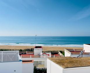 Dormitori de Casa adosada en venda en Conil de la Frontera amb Terrassa i Balcó