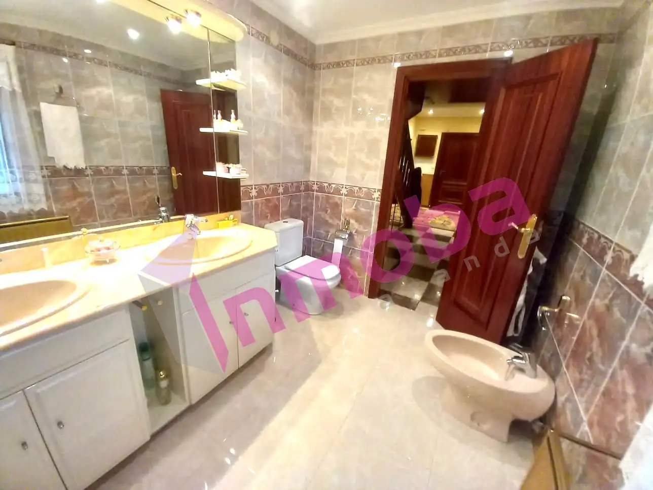 Bany de Casa o xalet en venda en Aranda de Duero amb Calefacció, Jardí privat i Parquet