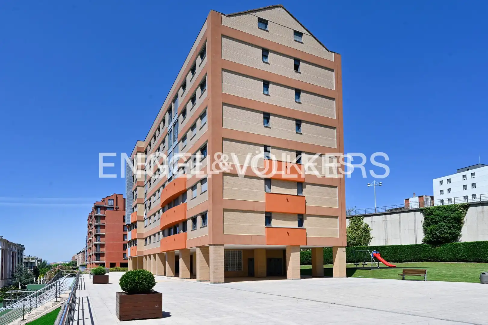 Vista exterior de Piso de alquiler en Santander con Calefacción, Trastero y Piscina