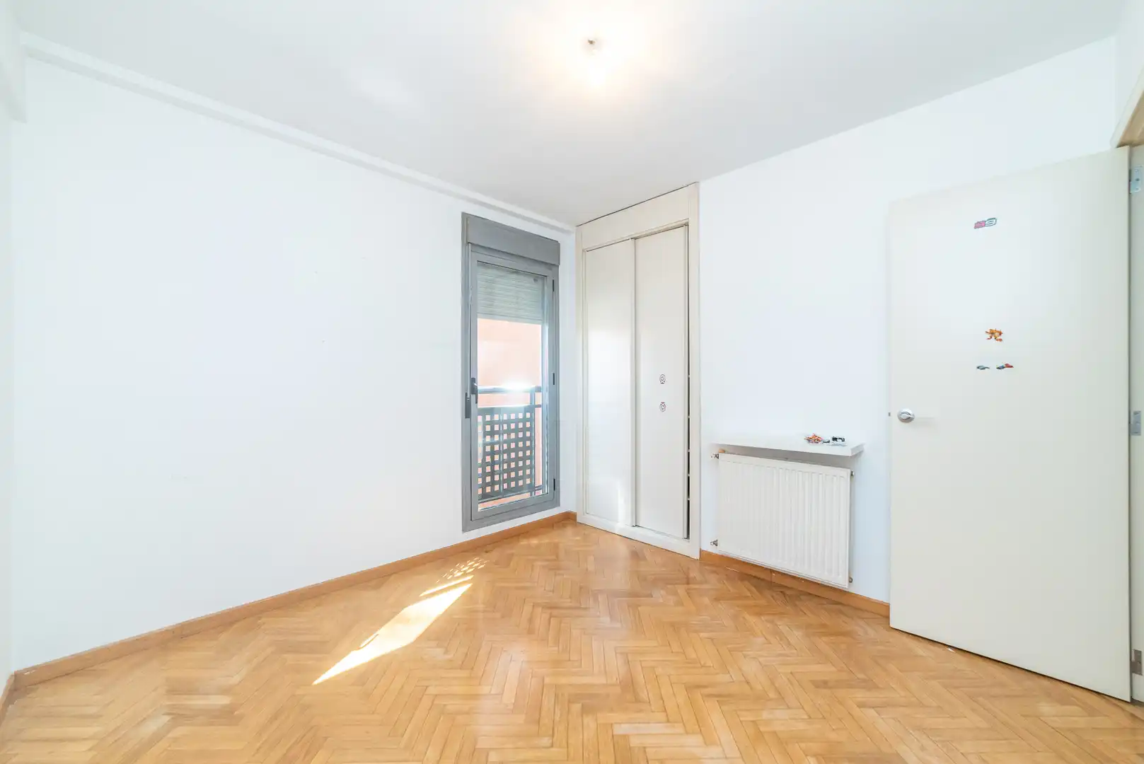 Habitación de Dúplex en venta en Torrelodones con Aire acondicionado, Calefacción y Jardín privado