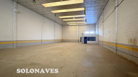 Foto 2 von Fabrikhallen zur Miete in Avda. Cataluña, Zaragoza Capital