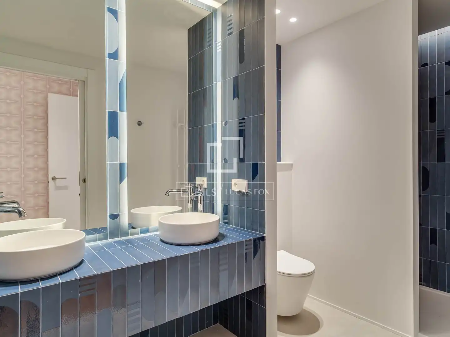 Badezimmer von Wohnung zum Verkauf in Barcelona mit Heizung, Terrasse und Abstellraum