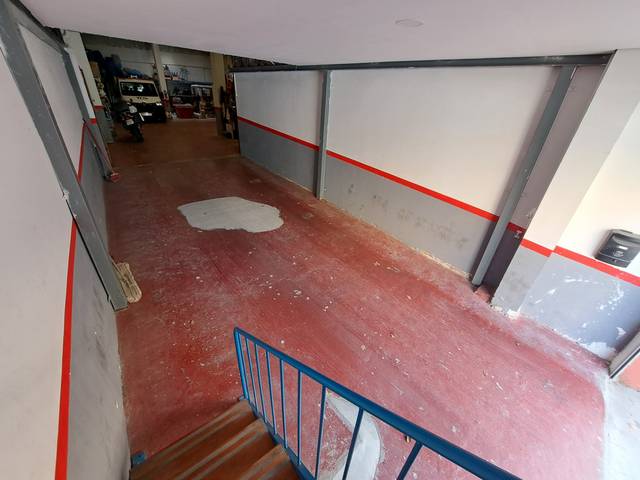 Local comercial en Venta en Carrer Irlanda en La Llàntia