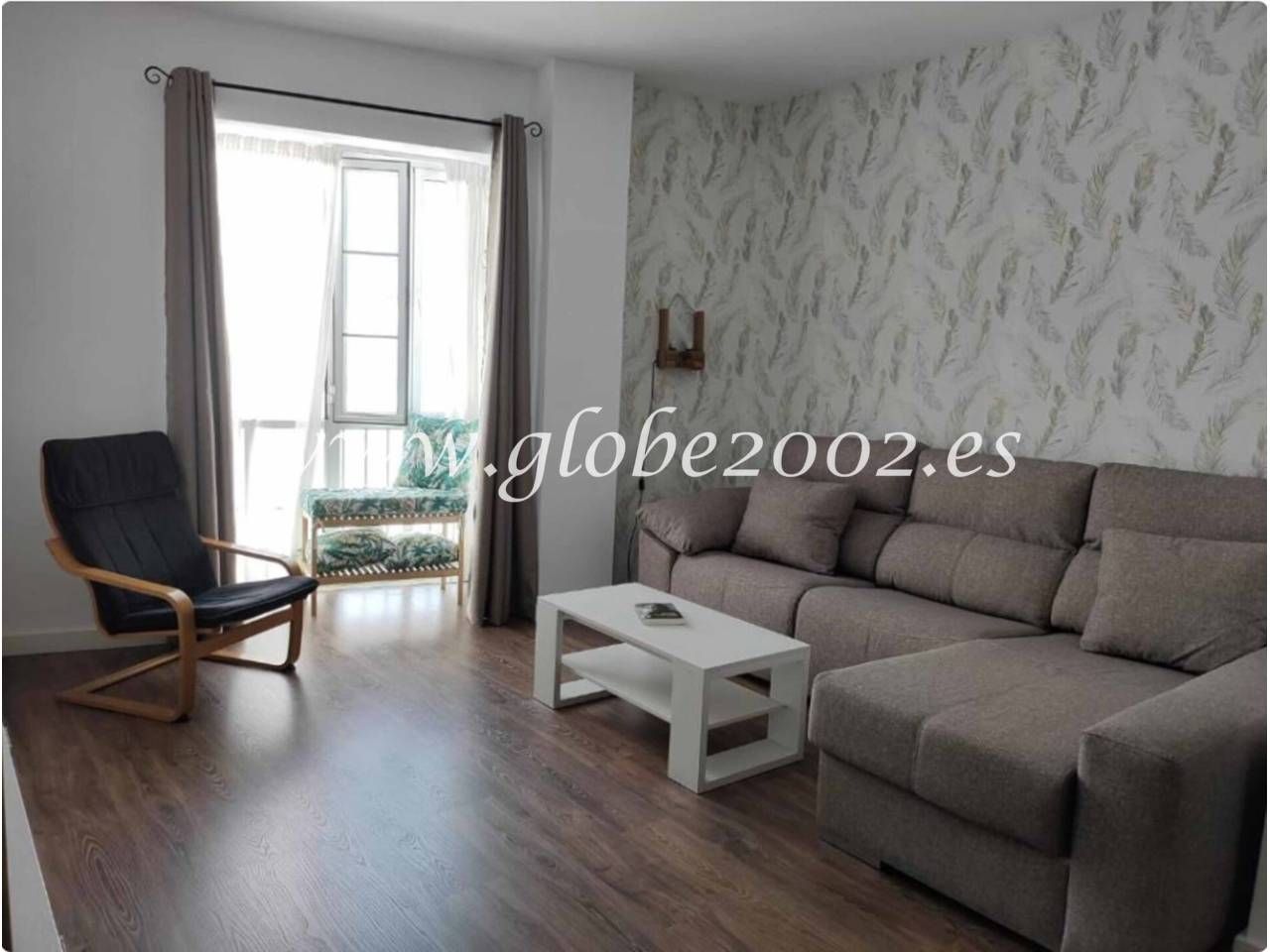 Living room of Flat to rent in Chiclana de la Frontera  with Air Conditioner, Parquet flooring and Terrace