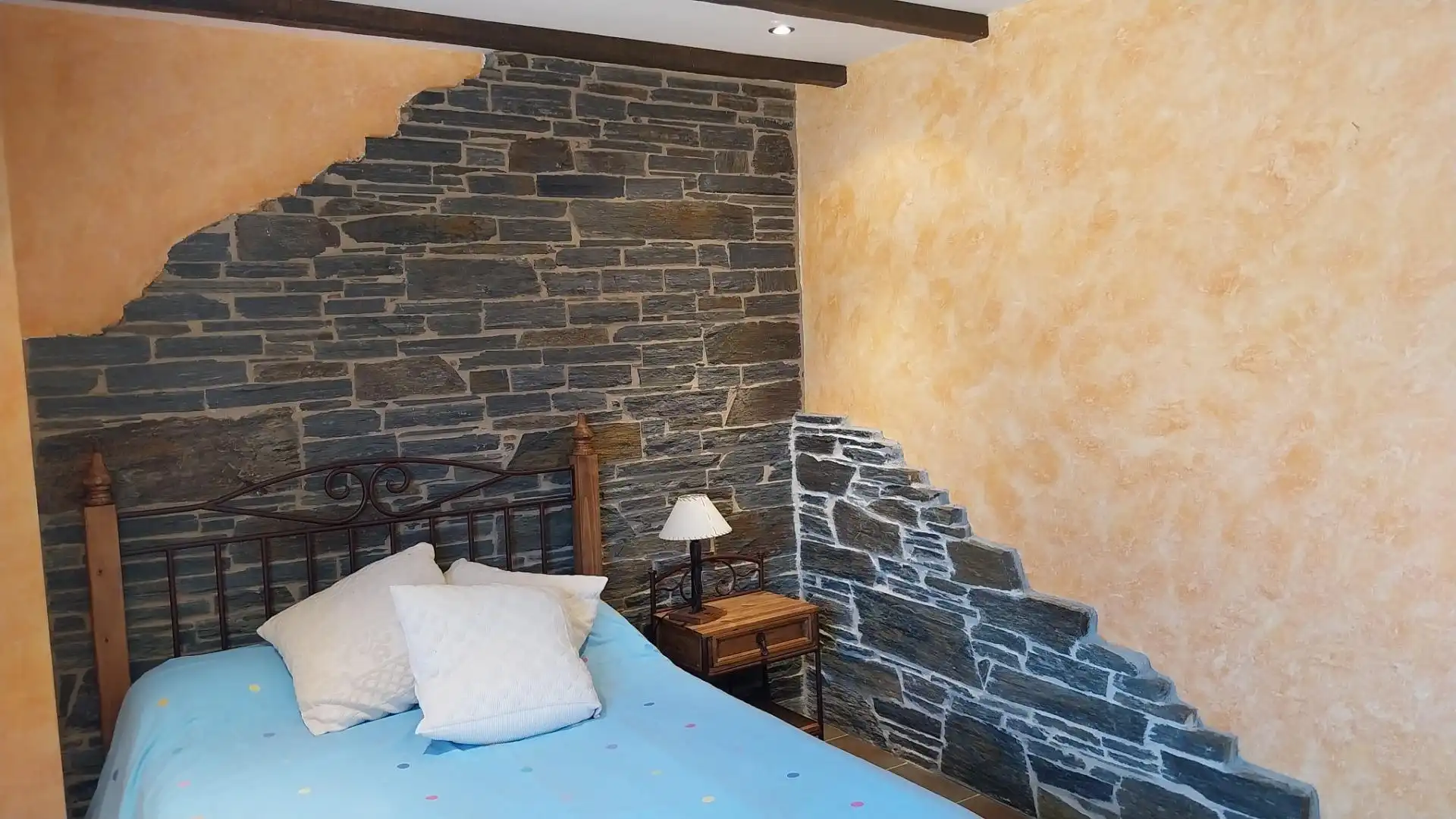 Bedroom of Houses for sale in Laza  with Private garden, Terrace and Furnished