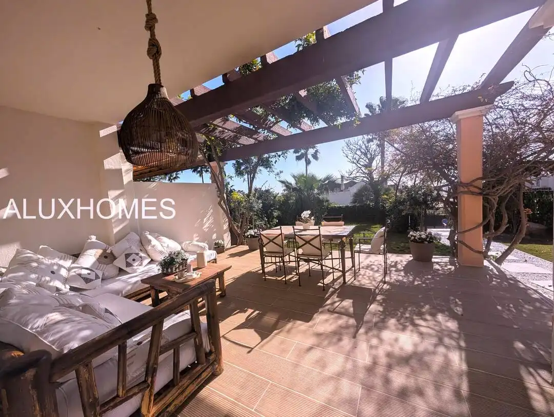 Terraza de Casa o chalet en venta en La Alcaidesa con Aire acondicionado, Calefacción y Jardín privado
