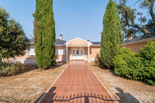 Casa-chalet en Venta en Calle Carril de Venus en Sevilla la Nueva