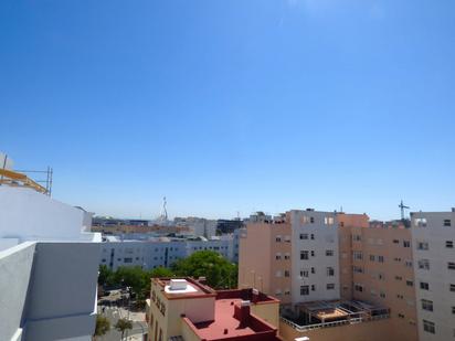 Exterior view of Attic for sale in  Cádiz Capital  with Terrace