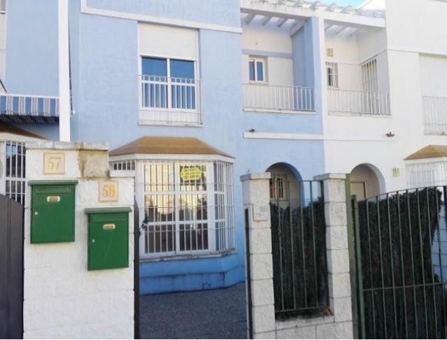 Casa adosada en venda a Gerena