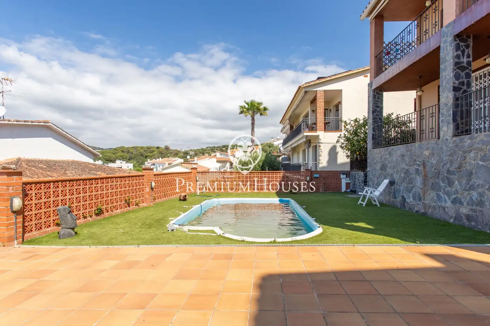 Vista exterior de Casa o xalet en venda en Arenys de Mar amb Calefacció, Jardí privat i Terrassa