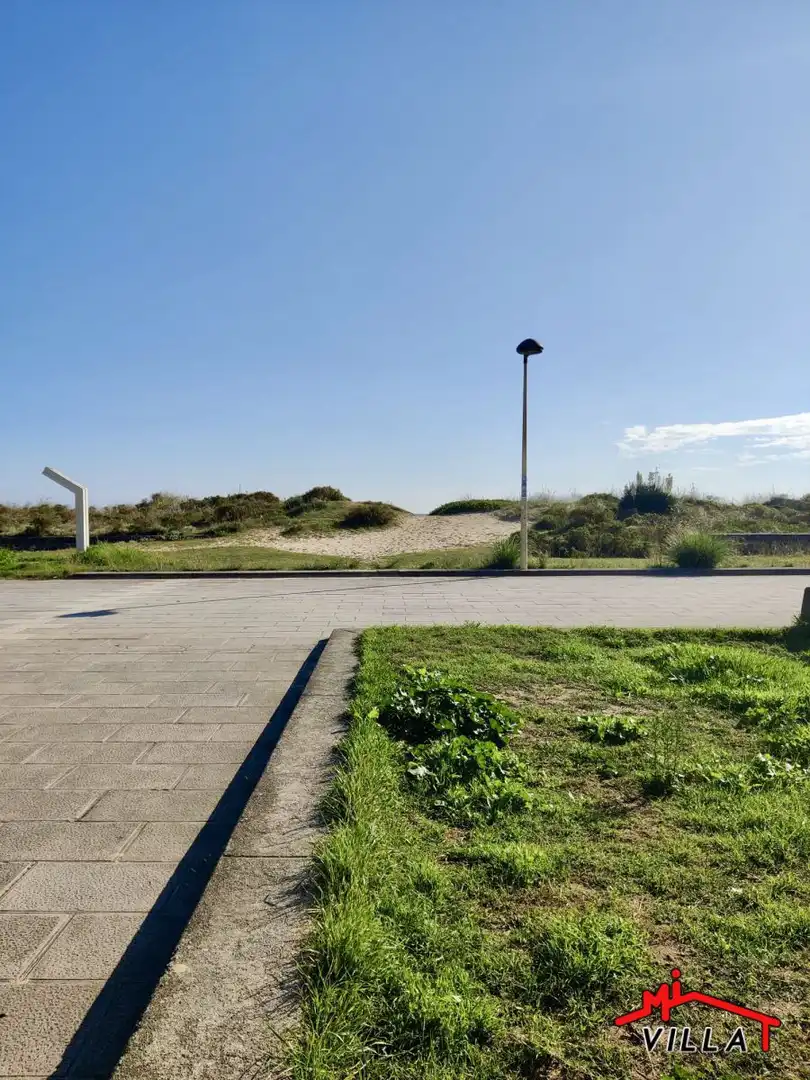 Vista exterior de Piso en venta en Laredo con Terraza y Amueblado