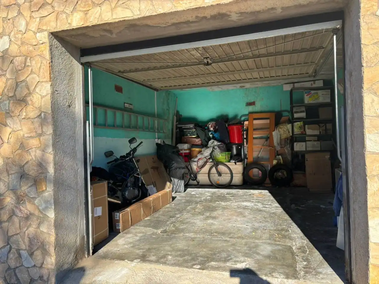 Aparcament de Casa o xalet en venda en Fogars de la Selva amb Calefacció, Jardí privat i Terrassa