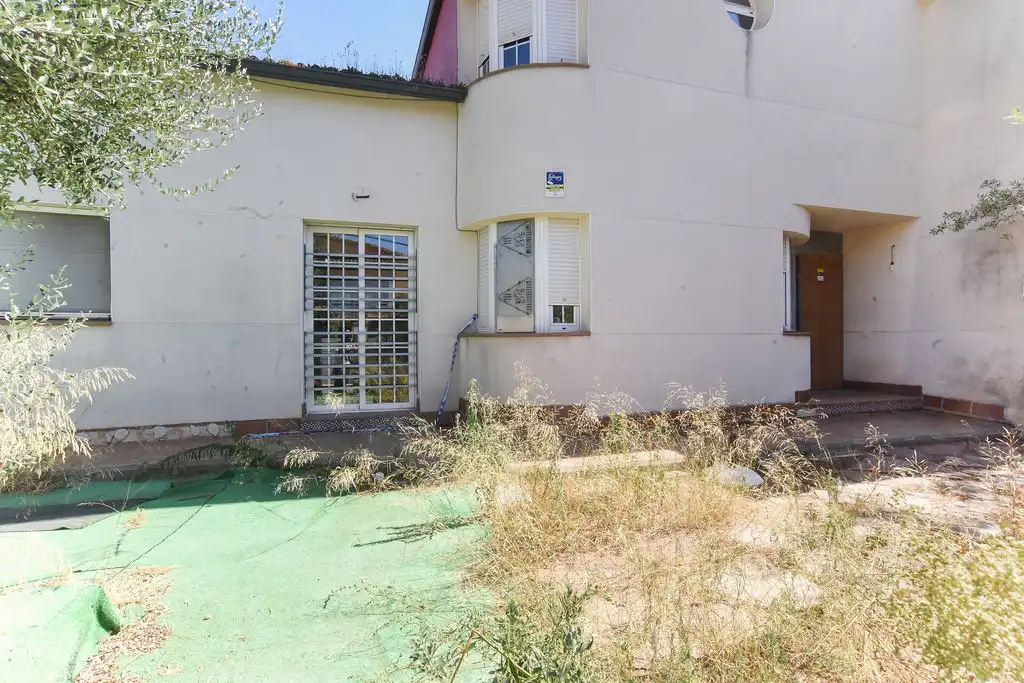 Vista exterior de Casa o chalet en venta en Castellar del Vallès con Calefacción