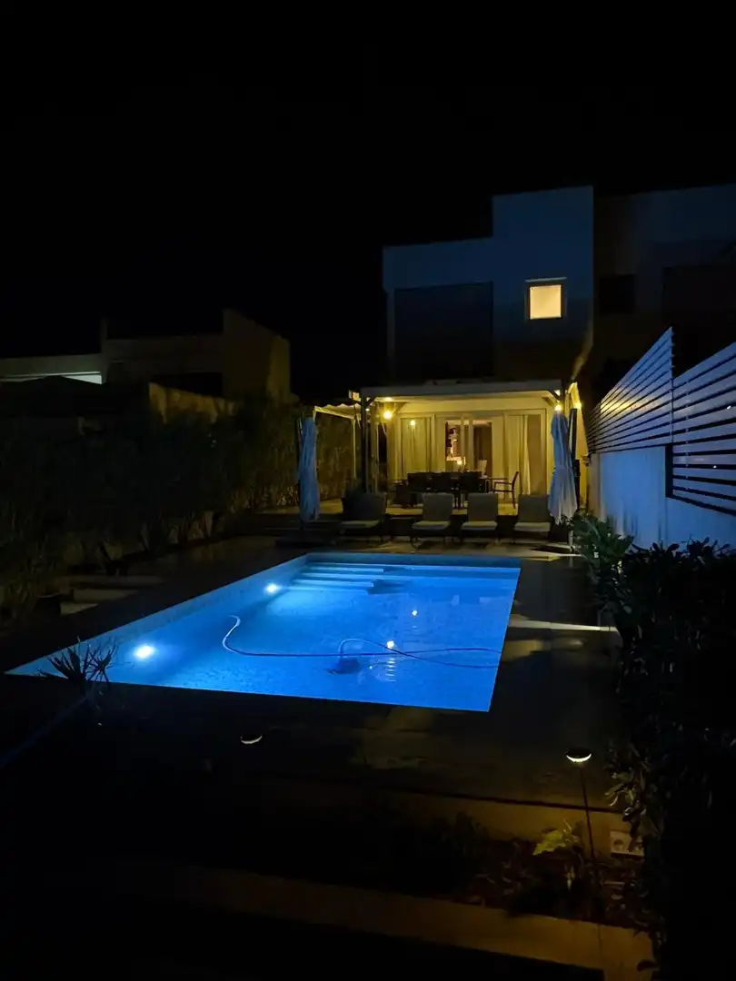 Piscina de Casa adosada en venda en Llucmajor amb Aire condicionat, Calefacció i Jardí privat