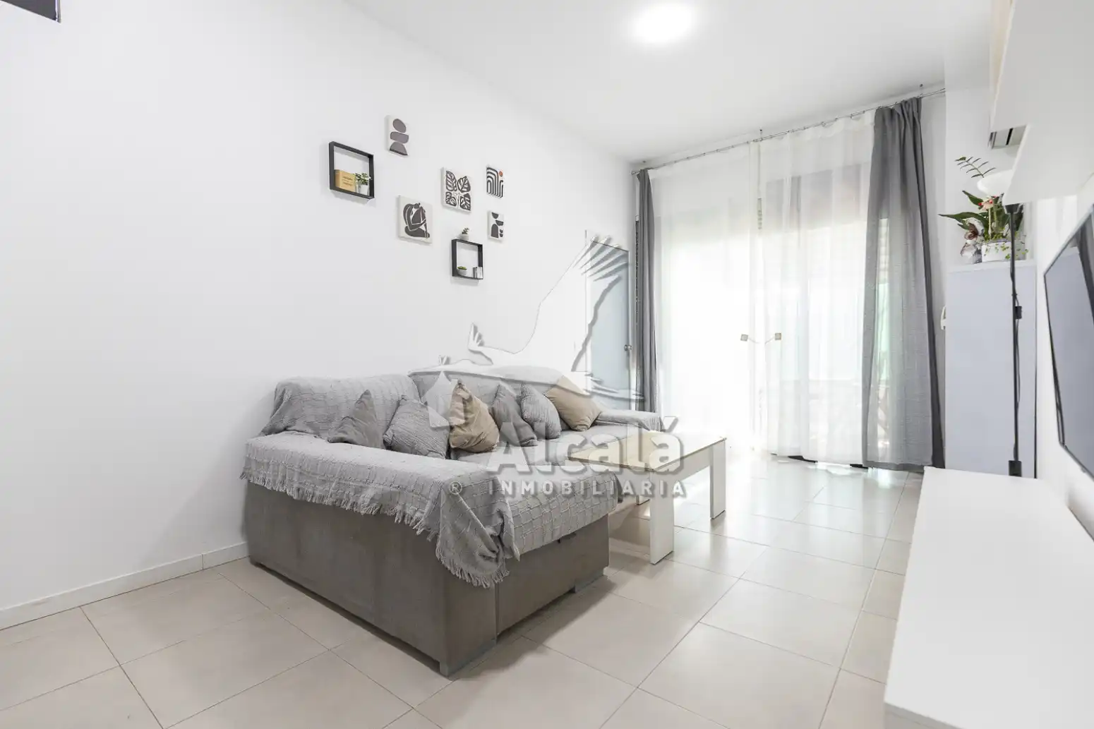 Living room of Flat for sale in Loeches  with Air Conditioner, Heating and Private garden