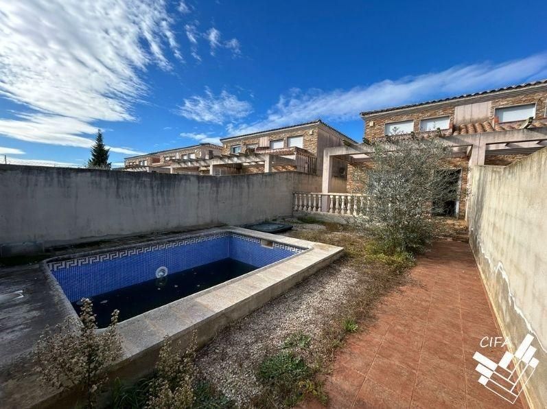 Exterior view of Single-family semi-detached for sale in Vinaròs  with Private garden, Terrace and Community pool