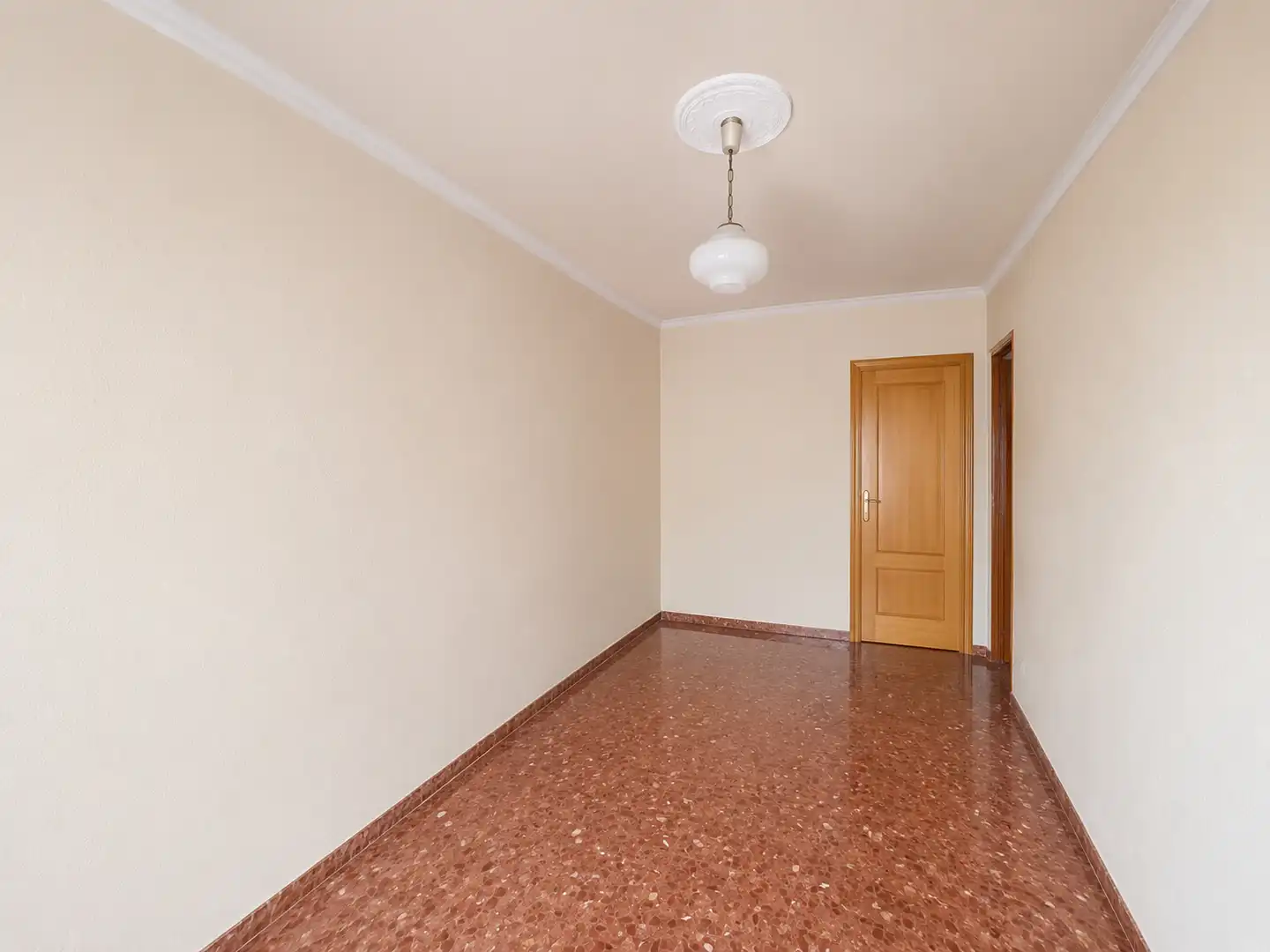 Piso en venta en Jaén con Calefacción, Terraza y Amueblado