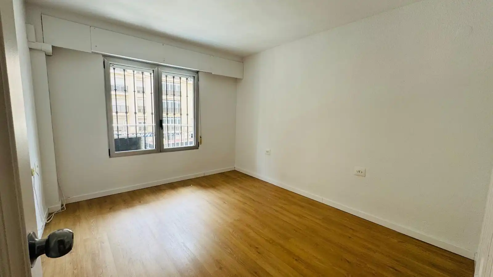 Bedroom of Flat for rent in Valencia  with Air Conditioner, Parquet flooring and Terrace