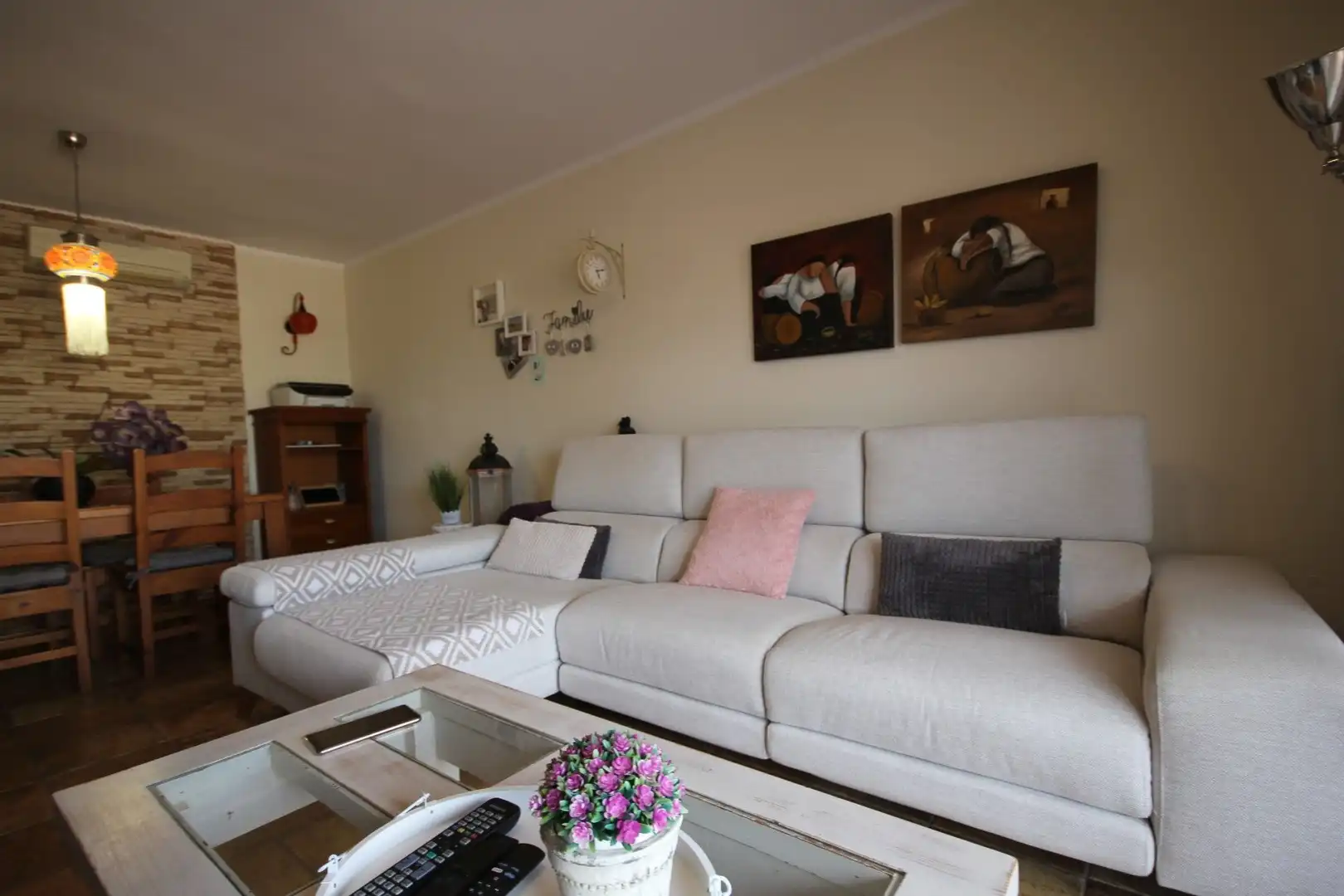 Sala de estar de Casa o chalet en venta en La Nucia con Aire acondicionado, Calefacción y Jardín privado