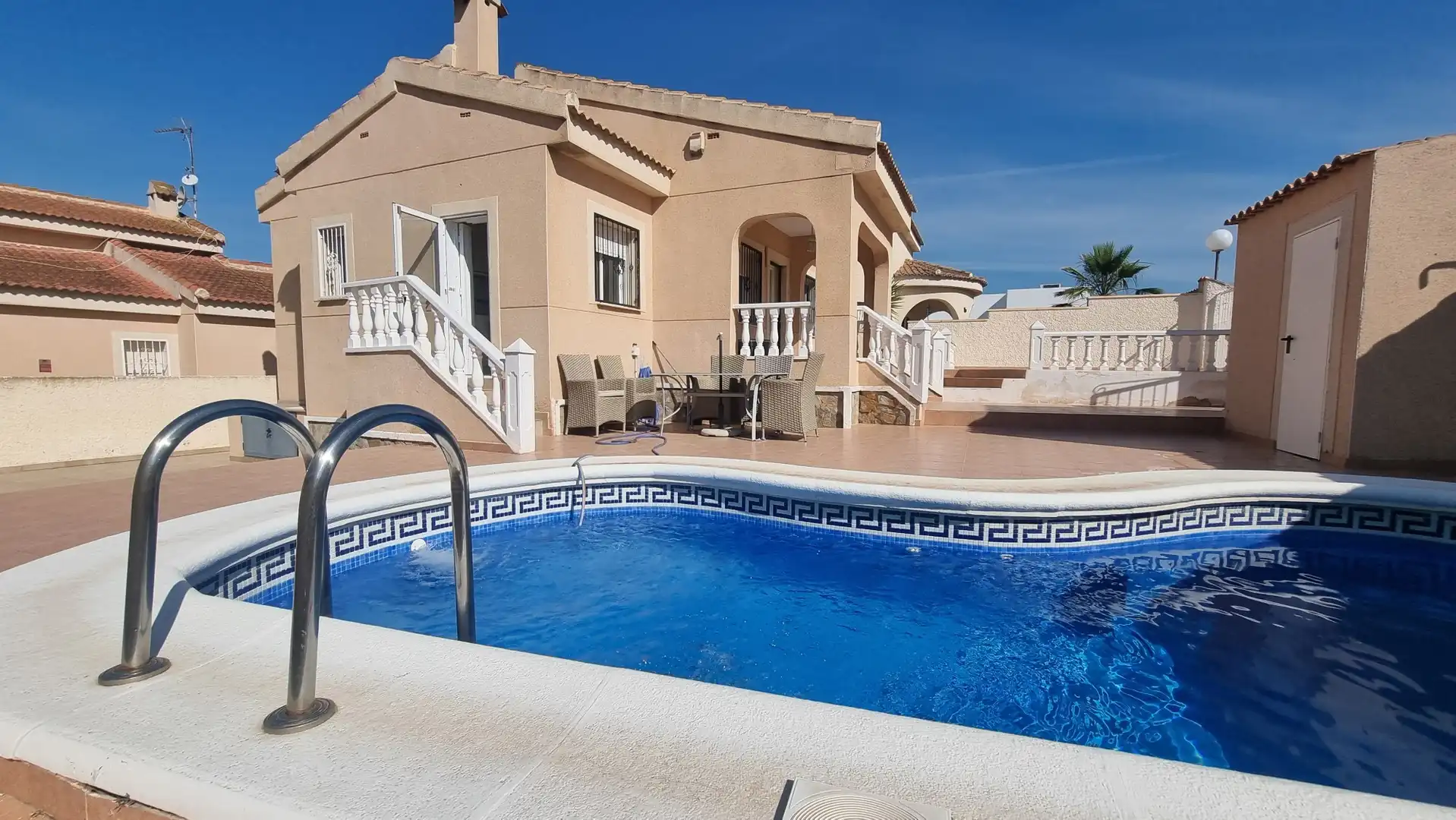 Vista exterior de Casa o chalet en venta en Rojales con Aire acondicionado, Jardín privado y Terraza