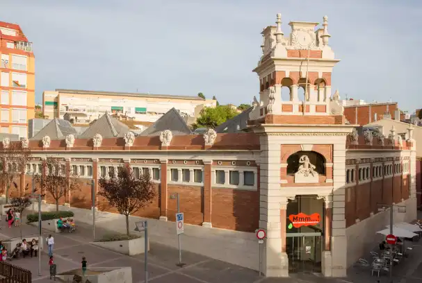 Vista exterior de Dúplex en venta en Molins de Rei con Calefacción y Balcón