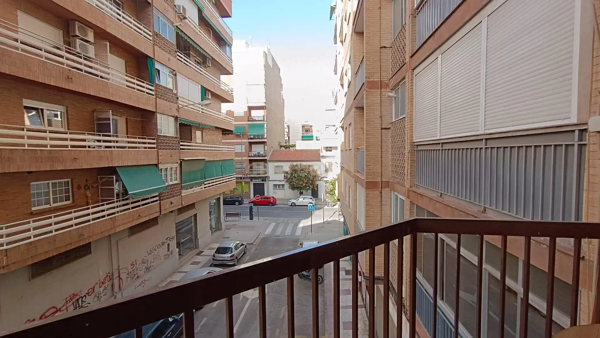 Vista exterior de Pis per a compartir en Granada amb Aire condicionat, Rentadora i Microones