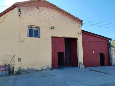 Nau industrial en venda a comercio
