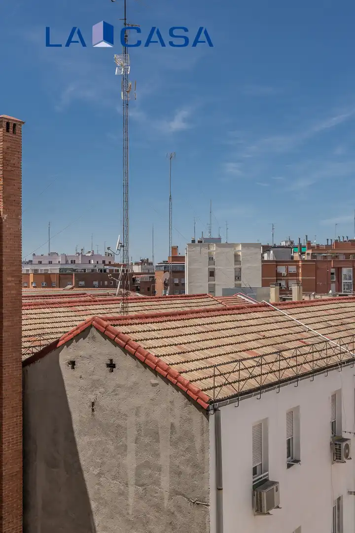 Vista exterior de Pis de lloguer en Madrid amb Calefacció