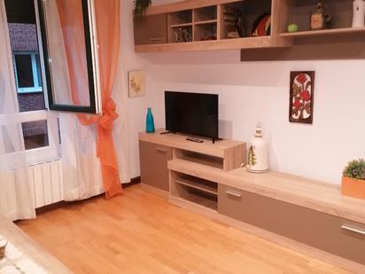 Sala d'estar de Apartament en venda en Gijón  amb Calefacció, Parquet i Traster