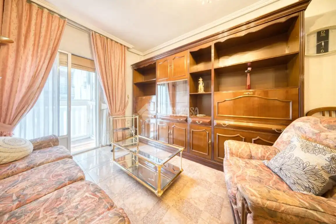 Piso con ascensor en venta en Delicias