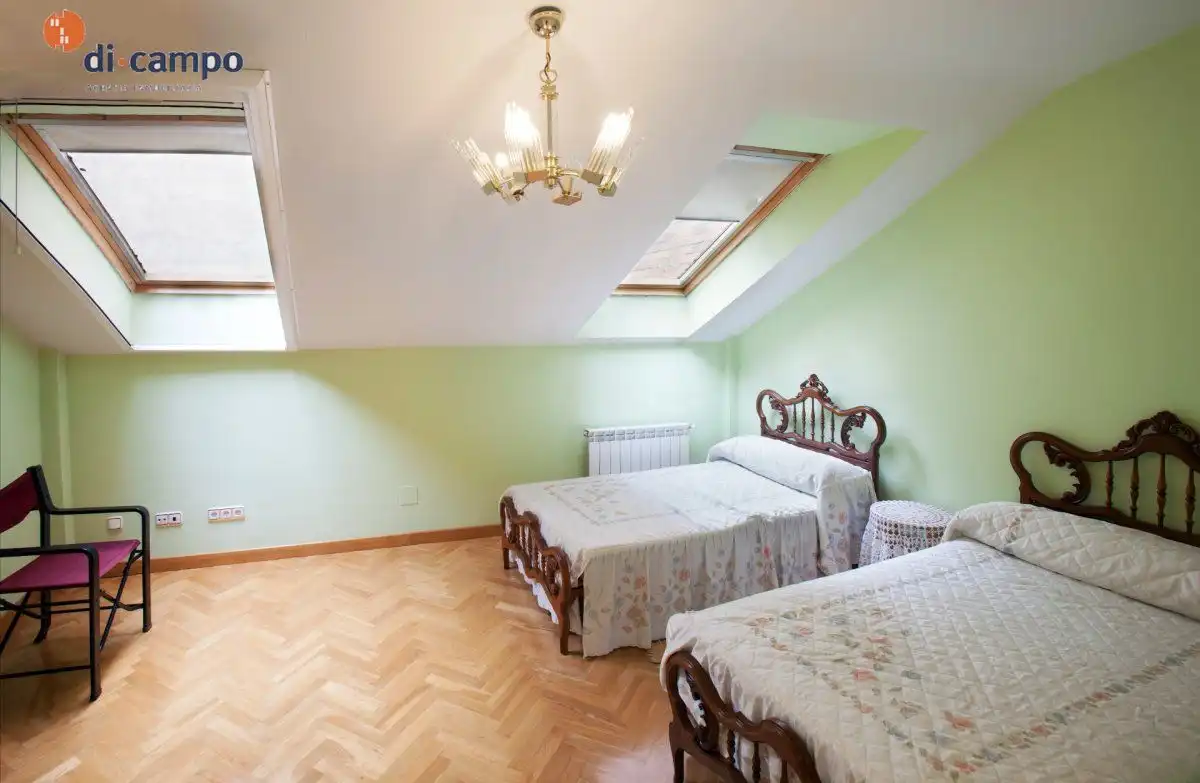 Bedroom of Houses for sale in Valladolid  with Air Conditioner, Heating and Terrace