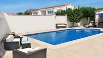 Piscina de Casa o xalet en venda en Castelló d'Empúries amb Aire condicionat, Terrassa i Piscina