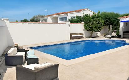 Swimming pool of House or chalet for sale in Castelló d'Empúries  with Air Conditioner, Terrace and Swimming Pool