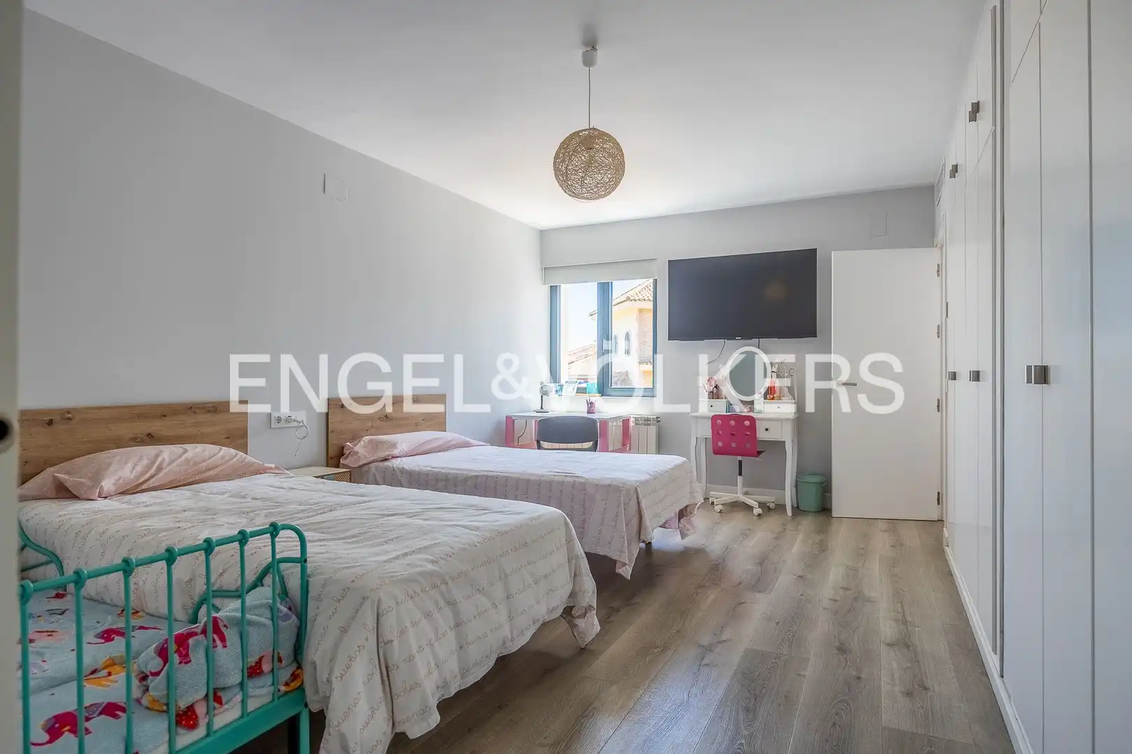 Habitación de Casa o chalet en venta en Dos Hermanas con Aire acondicionado, Calefacción y Jardín privado