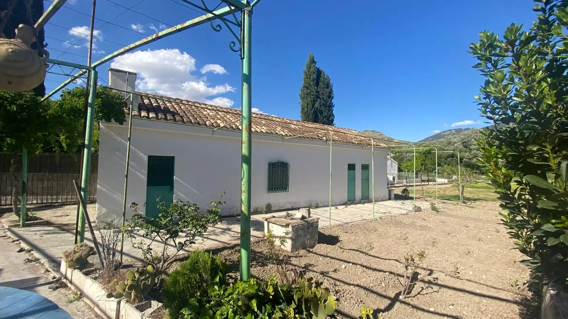 Vista exterior de Casa o chalet en venta en  Jaén Capital con Amueblado