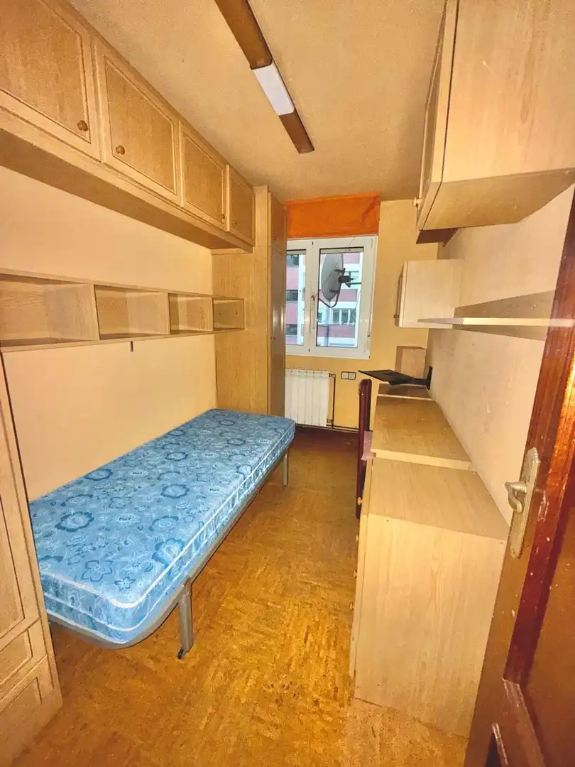 Bedroom of Flat for sale in Oviedo   with Heating and Swimming Pool