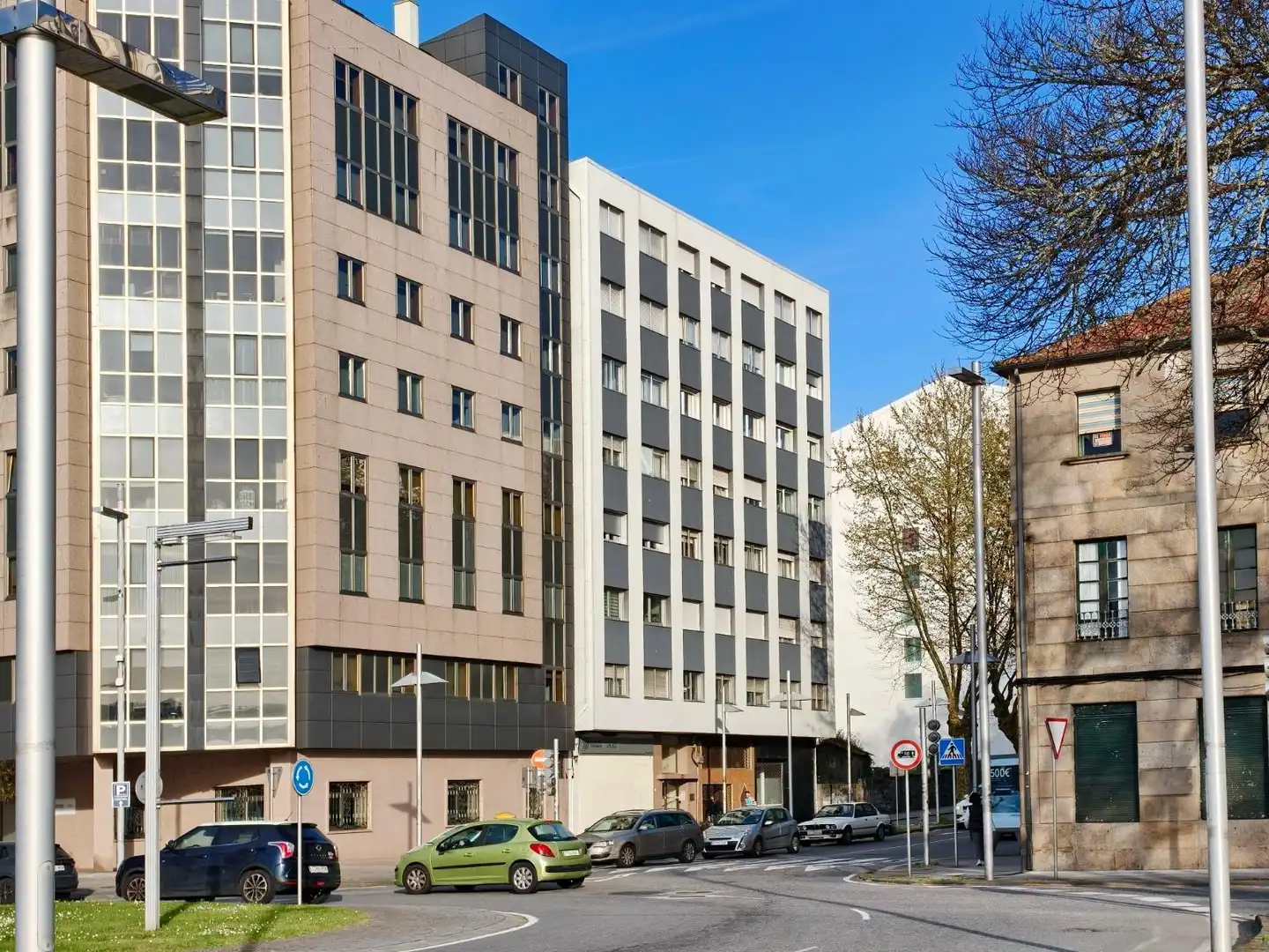 Außenansicht von Wohnung zum Verkauf in Pontevedra Capital  mit Privatgarten
