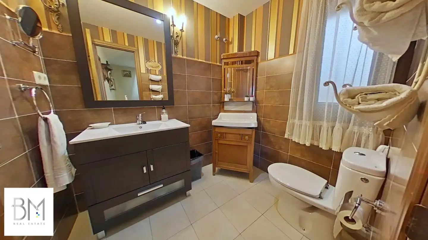 Bany de Casa o xalet en venda en Mombeltrán, Ávila