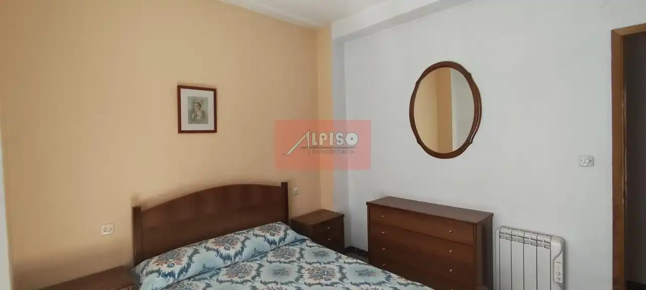Bedroom of Flat for sale in Ourense Capital   with Heating, Storage room and Furnished