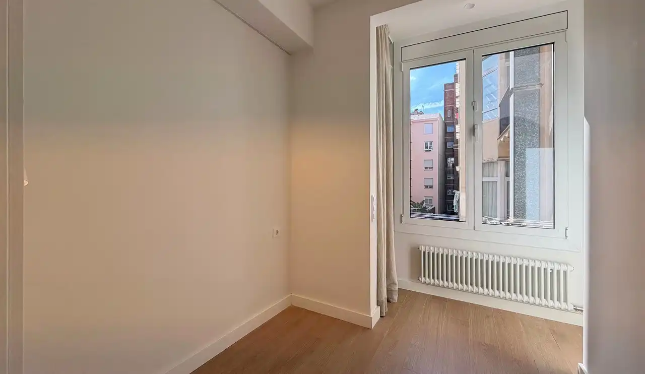 Habitación de Piso en venta en Barcelona con Aire acondicionado y Calefacción