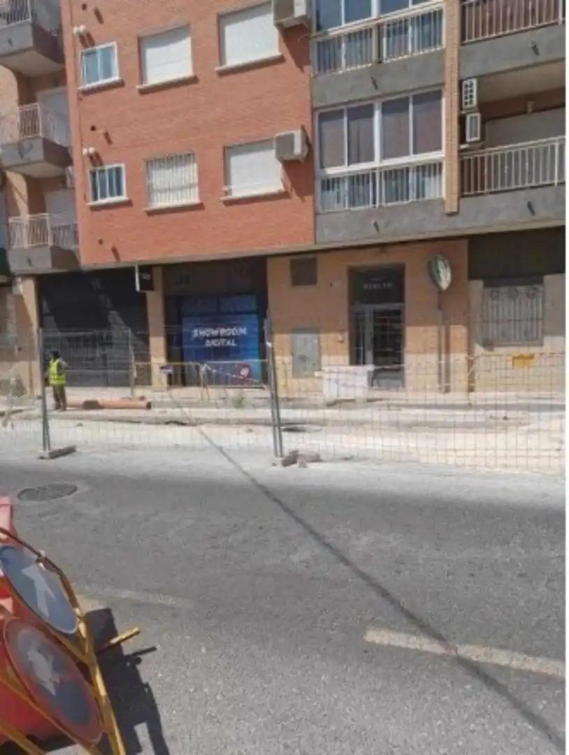 Business premises for sale in Avenida Poeta Julián Andúgar 59