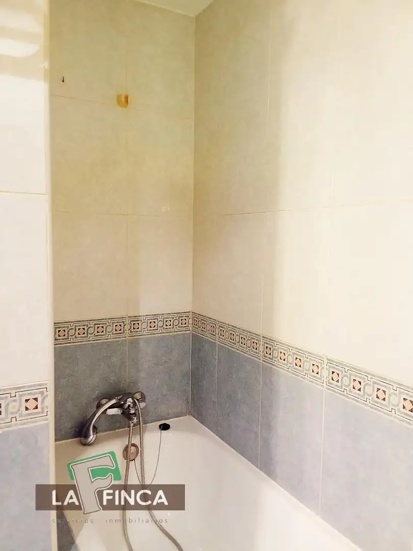 Baño de Piso en venta en Castrillón con Calefacción, Parquet y Terraza