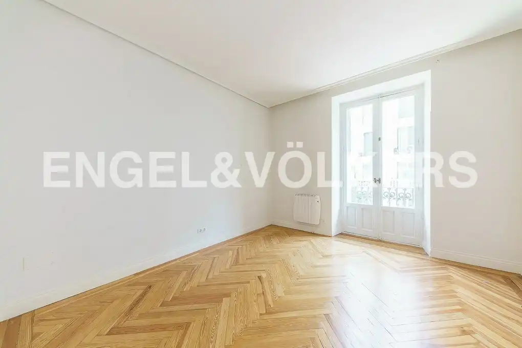 Schlafzimmer von Wohnung zur Miete in Madrid mit Klimaanlage, Heizung und Parkett