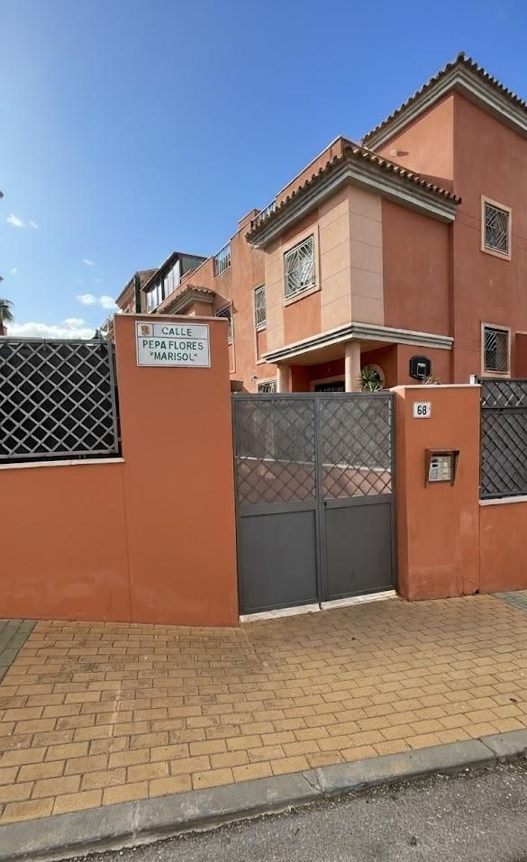 Exterior view of Single-family semi-detached for sale in Málaga Capital  with Private garden, Terrace and Balcony