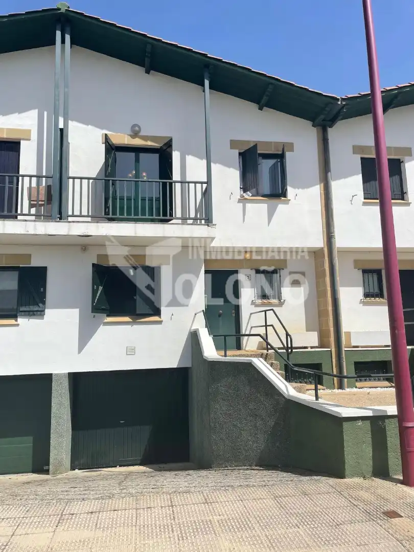 Vista exterior de Casa o chalet en venta en Haro con Calefacción, Jardín privado y Parquet