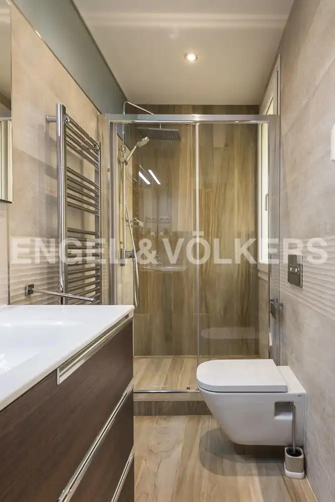 Baño de Piso en venta en Madrid con Aire acondicionado y Calefacción