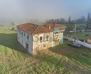 Vista exterior de Casa o xalet en venda en Salas amb Jardí privat, Parquet i Terrassa