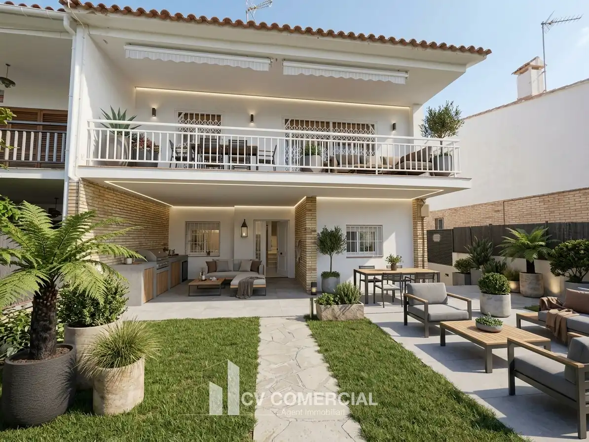 Adosado con terraza en venta en Carrer Migjorn